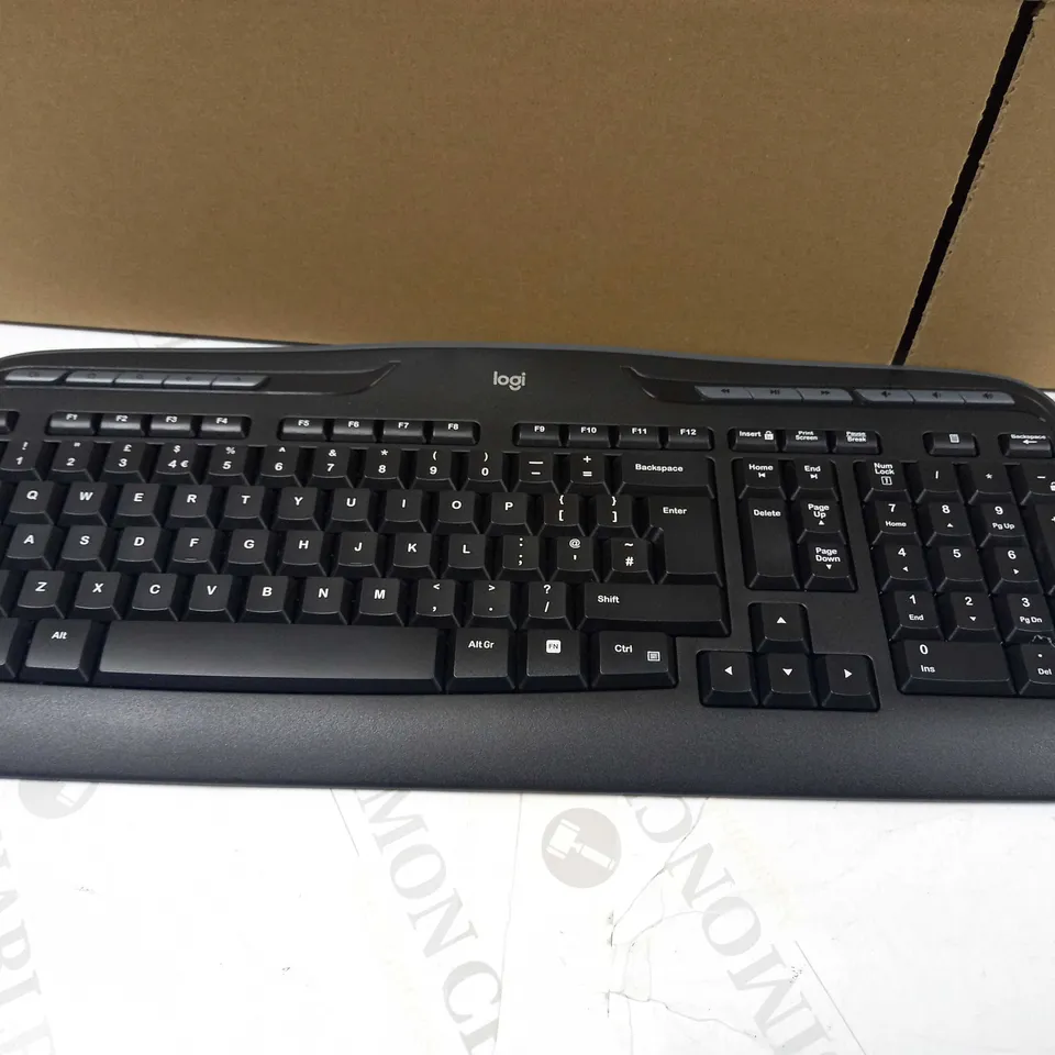 LOGITECH MK330 WIRELESS KEYBOARD