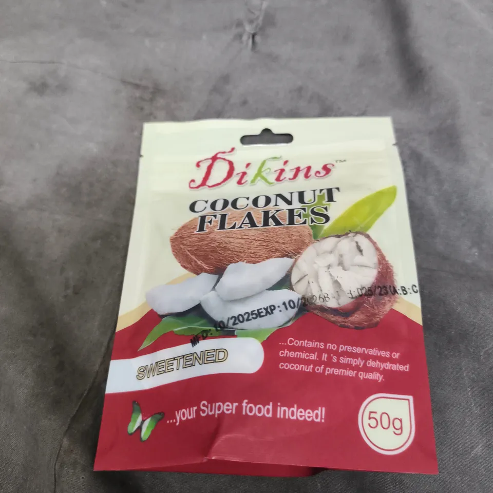 BOX OF APPROXIMATELY 12 ASSORTED FOOD ITEMS INCLUDING FLETCHERS BILTONG , DIKINS COCONUT FLAKES AND LOTTE CHOCO PIE 