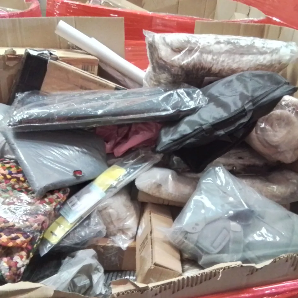 PALLET OF ASSORTED HOUSEHOLD GOODS AND PRODUCTS TO INCLUDE;CEILING LIGHT LED,CAR SEAT TRAVEL BAG WITH WHEELS,DOG RAMP