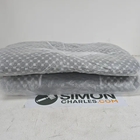 2 X PILLOWS