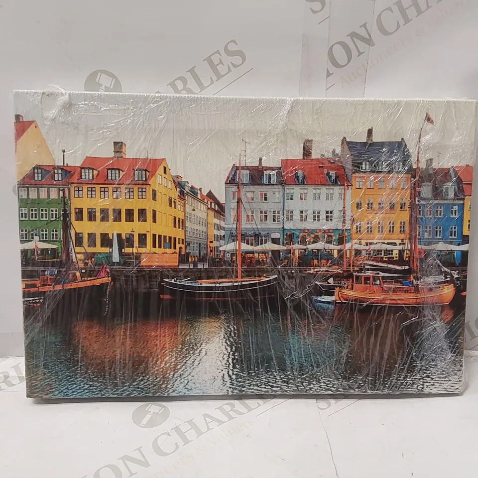 BAGGED PRINT ON CANVAS WALL DECOR