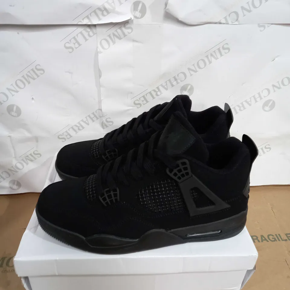 BOXED PAIR OF JORDANS IN ALL BLACK SIZE 8
