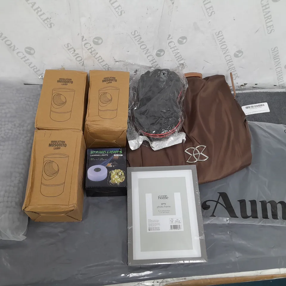BOX OF APPROXIMATELY 15 ASSORTED HOUSEHOLD ITEMS TO INCLUDE MOSQUITO LAMP, CAMPING LIGHT, BROWN BACKPACK ETC.