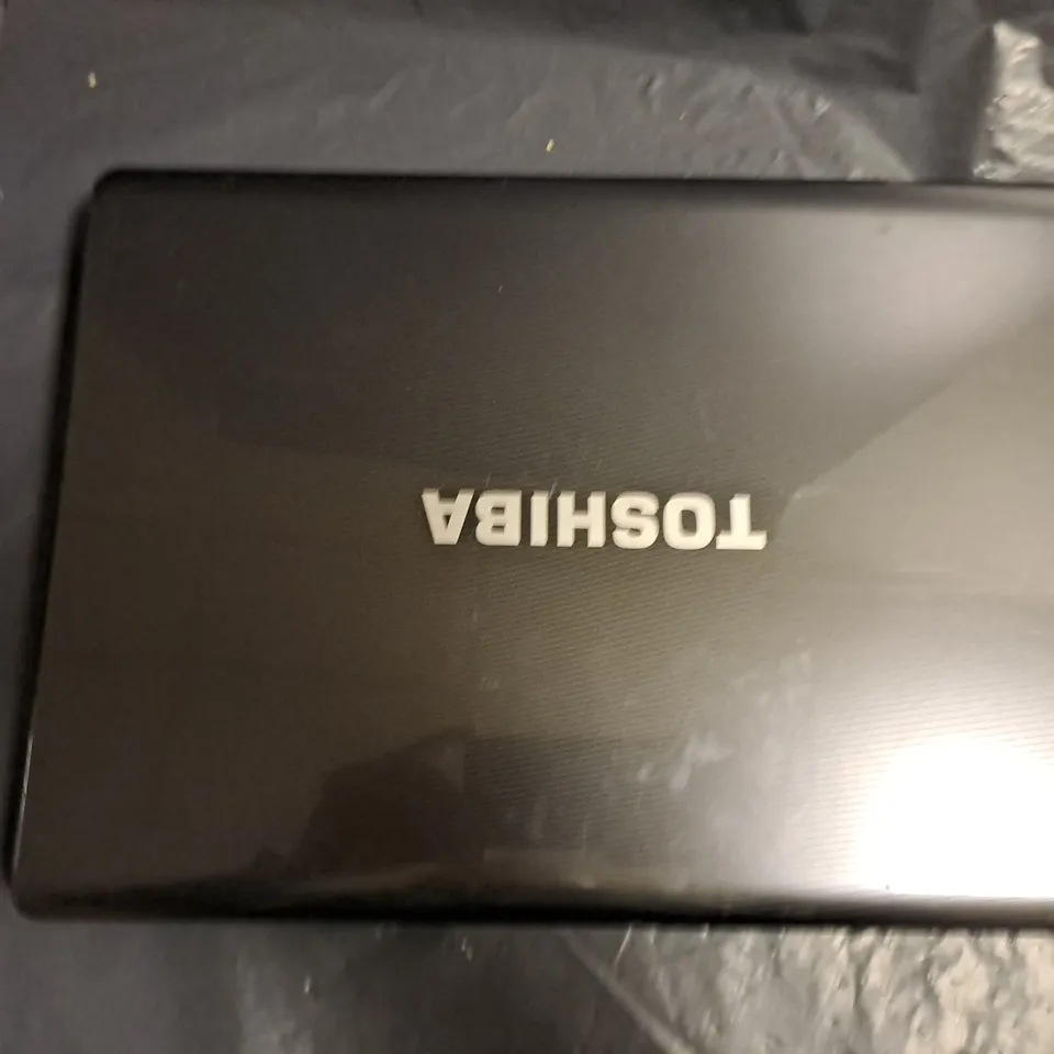 TOSHIBA SATELLITE L300D LAPTOP