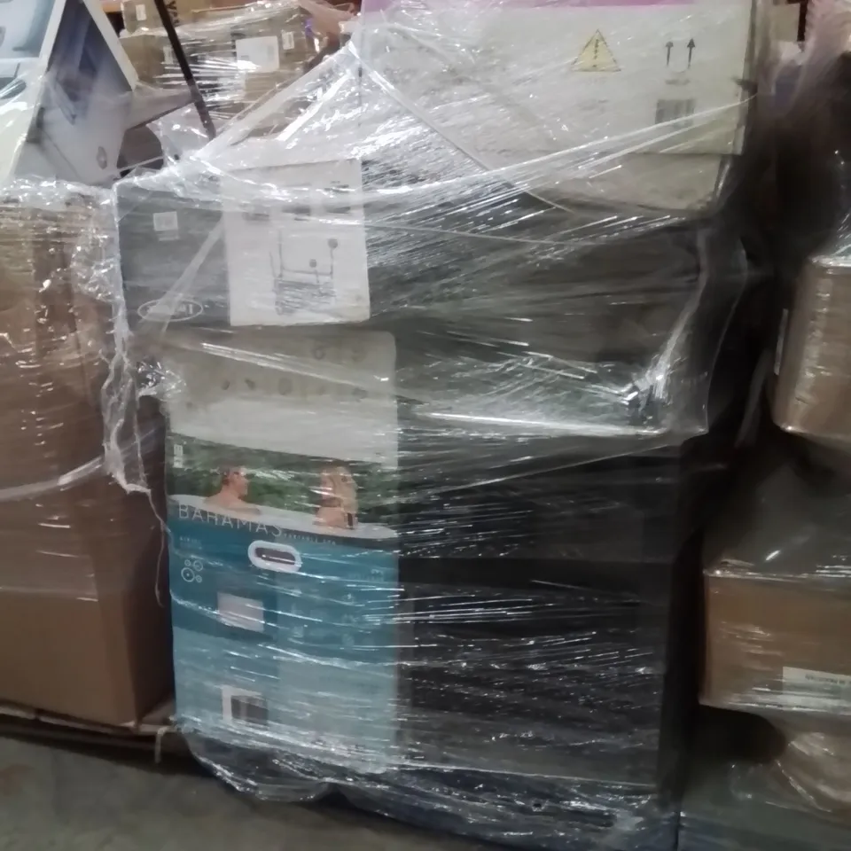 PALLET CONTAINING A LARGE QUANTITY OF ASSORTED GARDENING PRODUCTS TO INCLUDE;LAZY SPA,BARBECUE,TRAMPOLINE 