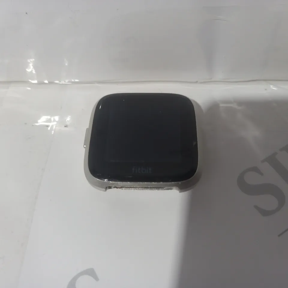BOXED FITBIT VERSA LITE EDITION SMARTWATCH