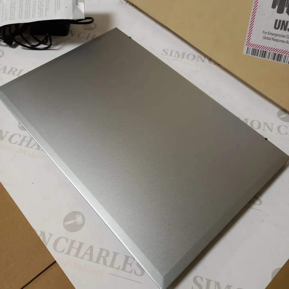 UNBRANDED LAPTOP APPROX. 15" SCREEN, SILVER 