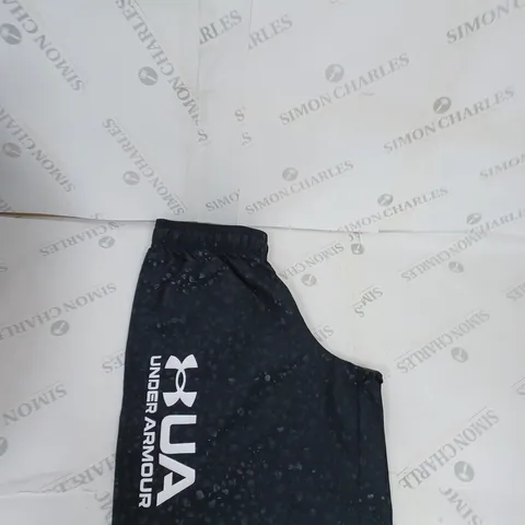 MENS SMALL UNDER ARMOUR SHORTS BLACK/WHITE
