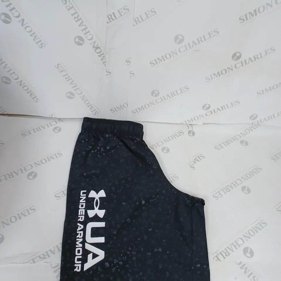 MENS SMALL UNDER ARMOUR SHORTS BLACK/WHITE