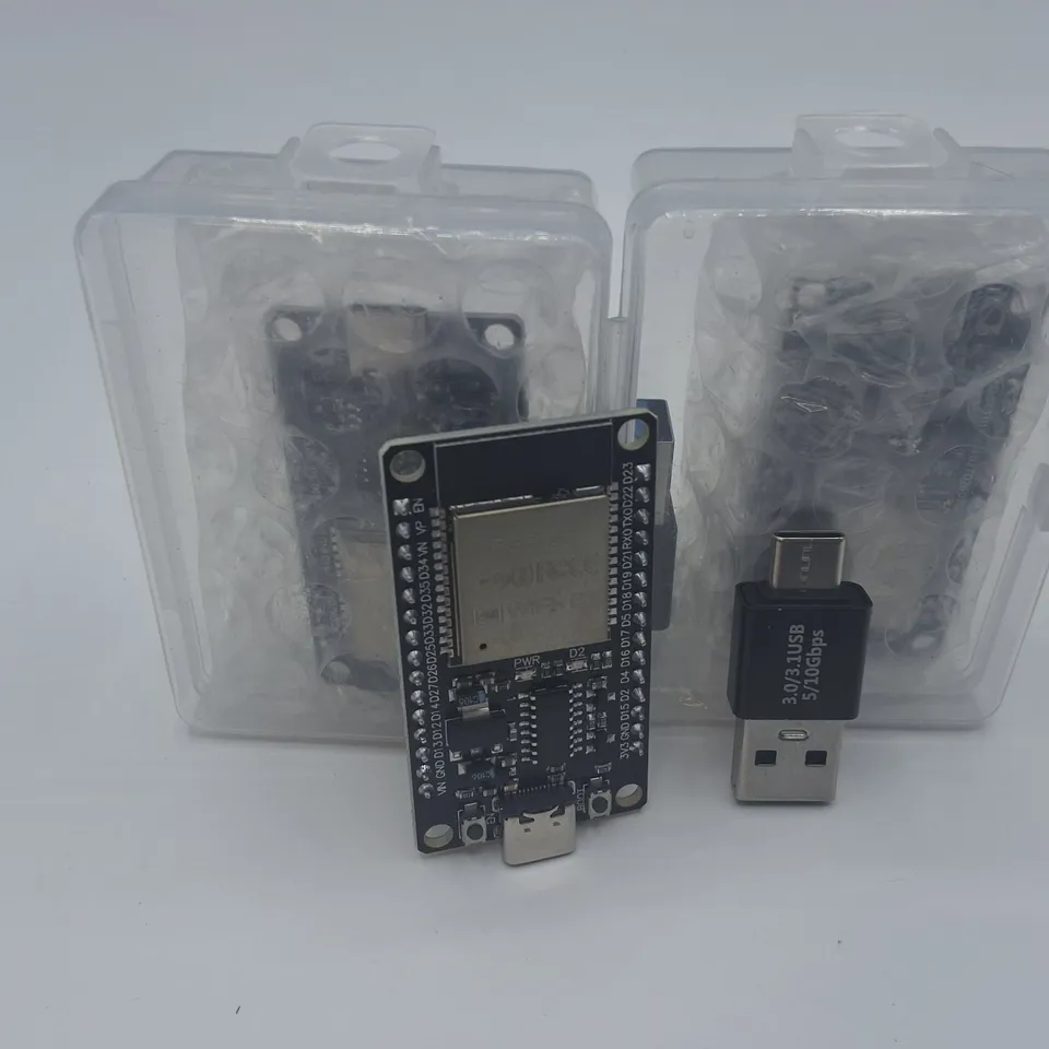LOT OF 3 ESP-32 WIFI + BLUETOOTH CONTROLLERS