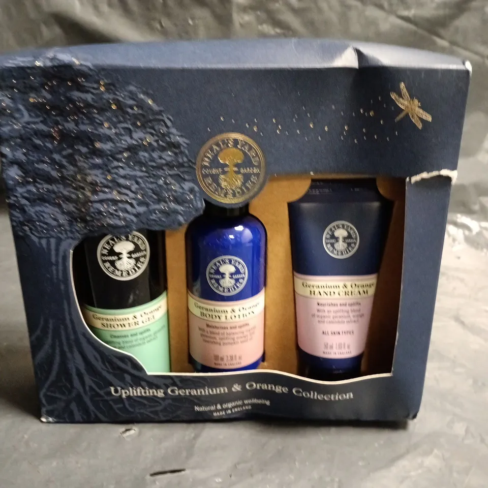 NEAL'S YARD GERANIUM & ORANGE COLLECTION GIFT SET – BATH & BODY (3-PIECE) 