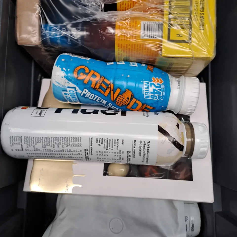 BOX OF APPROXIMATELY 10 ITEMS TO INCLUDE LINGHAMS CHILI SAUCE, HUEL VANILLA, CHOCOLATE ETC