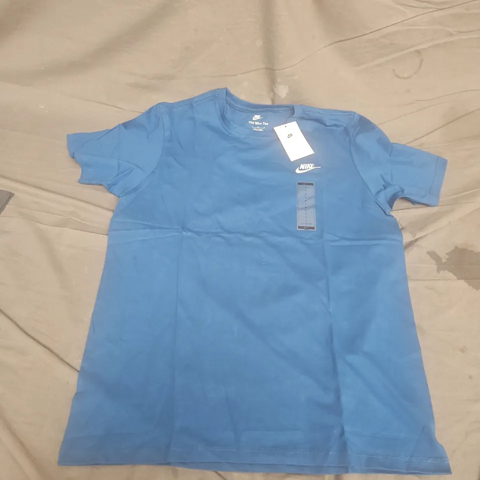 NIKE THE NIKE TEE IN NAVY - LARGE