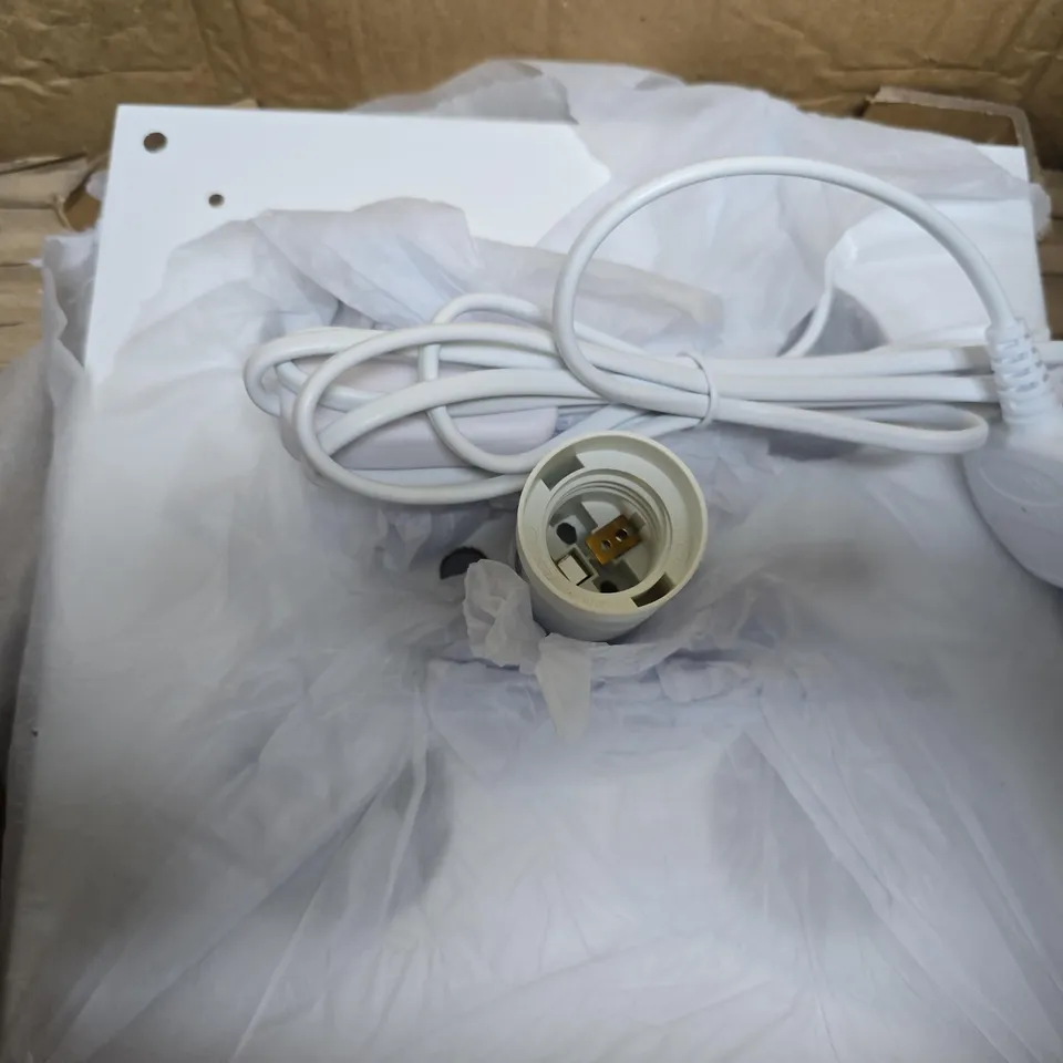 STUTTURA WOODEN FLOOR LAMP & SHADE IN WHITE