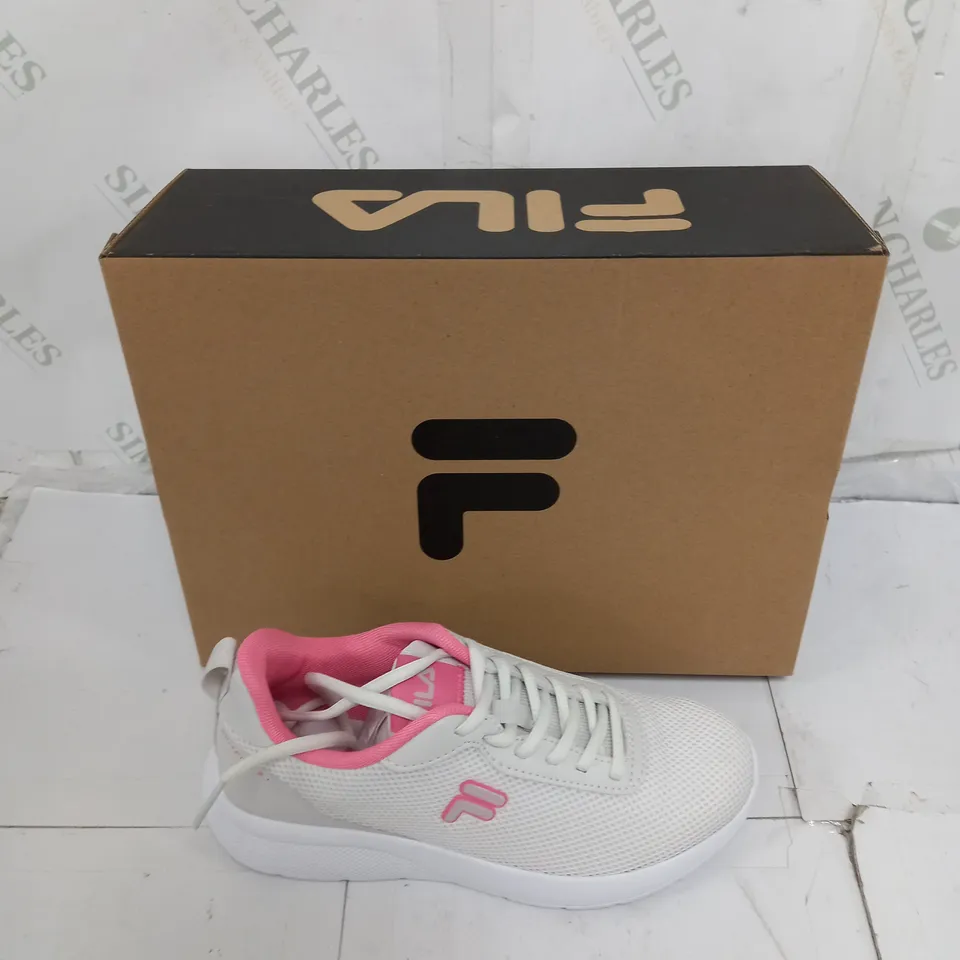 BOXED PAIR OF FILA SPITFIRE WMN UK 3.5 