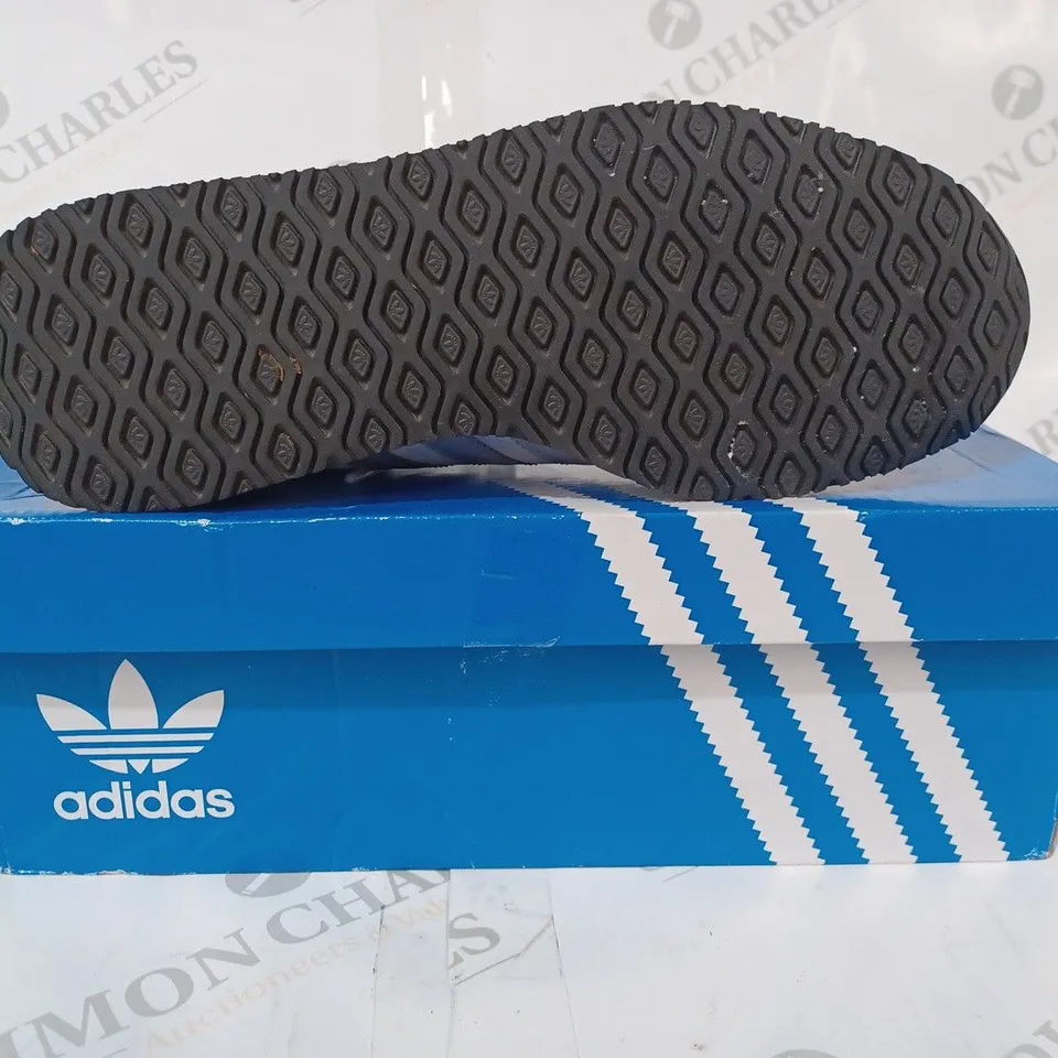 BOXED PAIR OF ADIDAS USA 84 TRAINERS IN CREAM/GREY UK SIZE 8