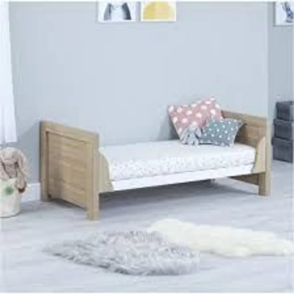BOXED LUNO/VENI COT BED - OAK WHITE (2 BOXES) 