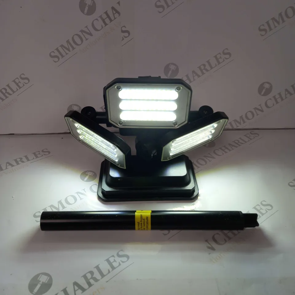 BOXED BELL & HOWELL 300 LUMENS BIONIC FLOODLIGHT
