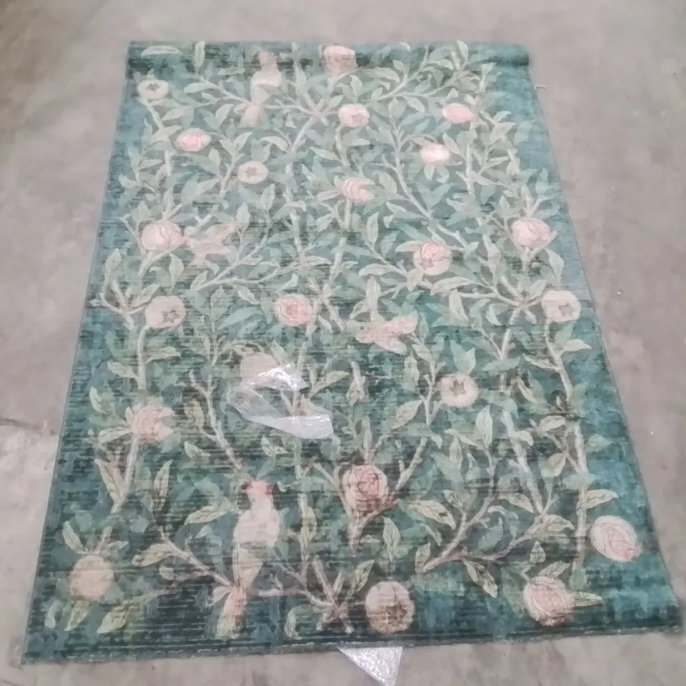 QUALITY DESIGNER AREA RUG - APPROXIMATELY 170X120CM