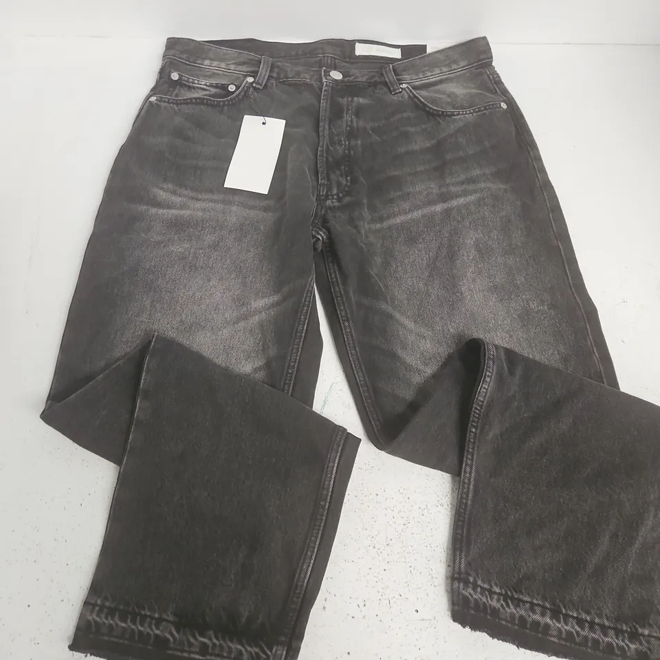 ZARA STRAIGHT LEG JEANS IN WASHED BLACK - EUR 44