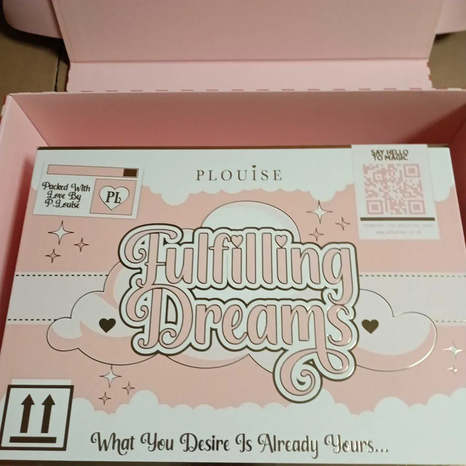 PLOUISE FULFILLING DREAMS BEAUTY GIFT SET TO INCLUDE STROBE CREAM, FACE PALETTE AND FACIAL CLEANSER