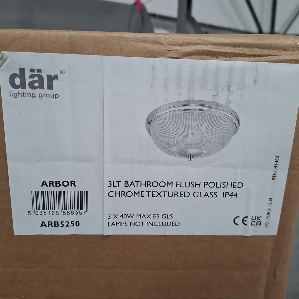 3LT BATHROOM FLUSH POLISHED CHROME TEXTURED GLASS IP44 