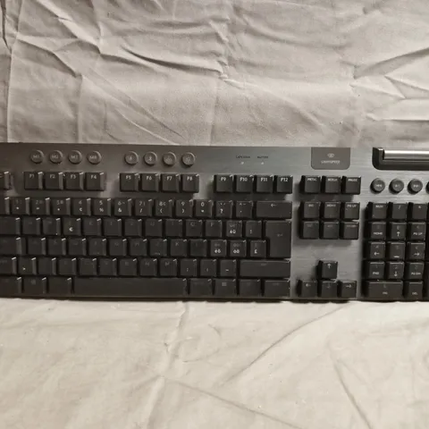 LOGITECH G915 WIRELESS RGB MECHANICAL GAMING KEYBOARD