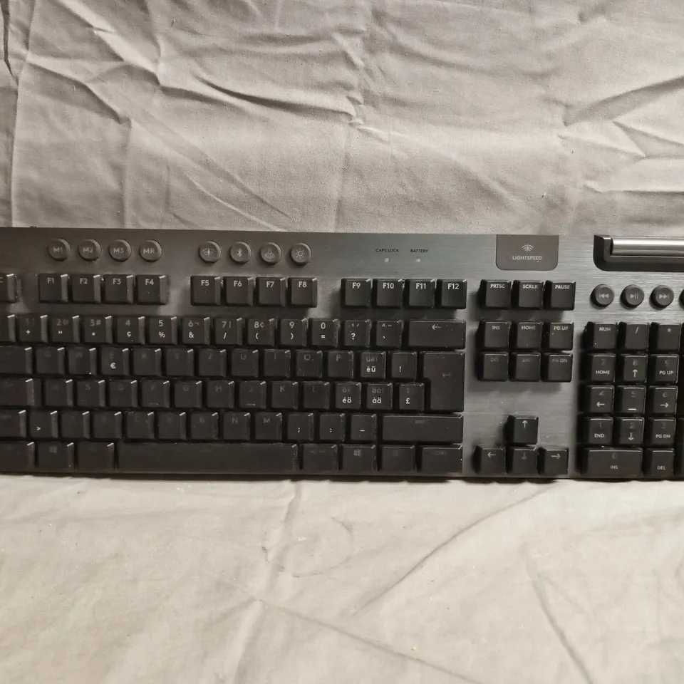 LOGITECH G915 WIRELESS RGB MECHANICAL GAMING KEYBOARD