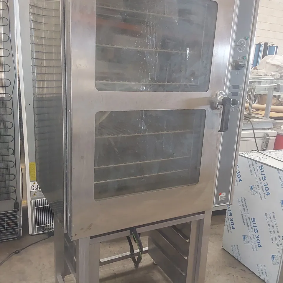 COMMERCIAL COMBINATION STEAM AND CONVECTION OVEN