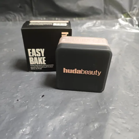 HUDA BEAUTY EASY BAKE LOOSE SETTING POWDER – BOXED POWDER & COMPACT JAR - 20G
