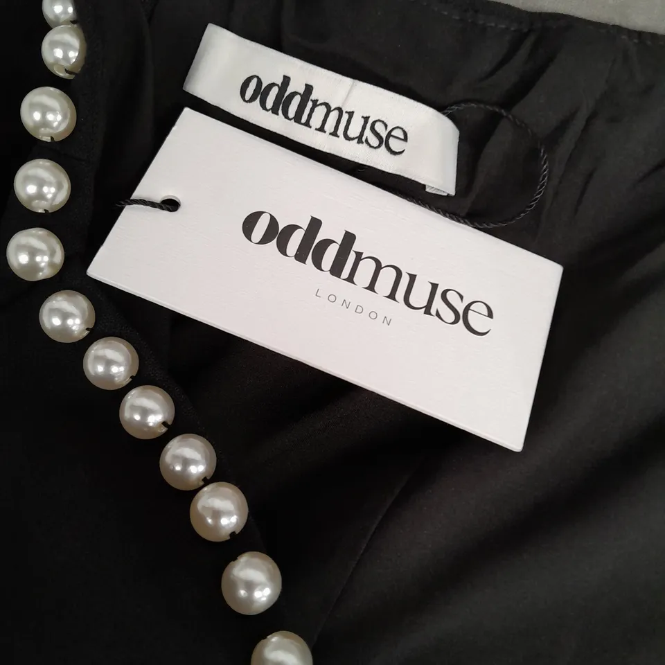ODDMUSE THE ULTIMATE MUSE PEARL DRESS IN BLACK - XXL 