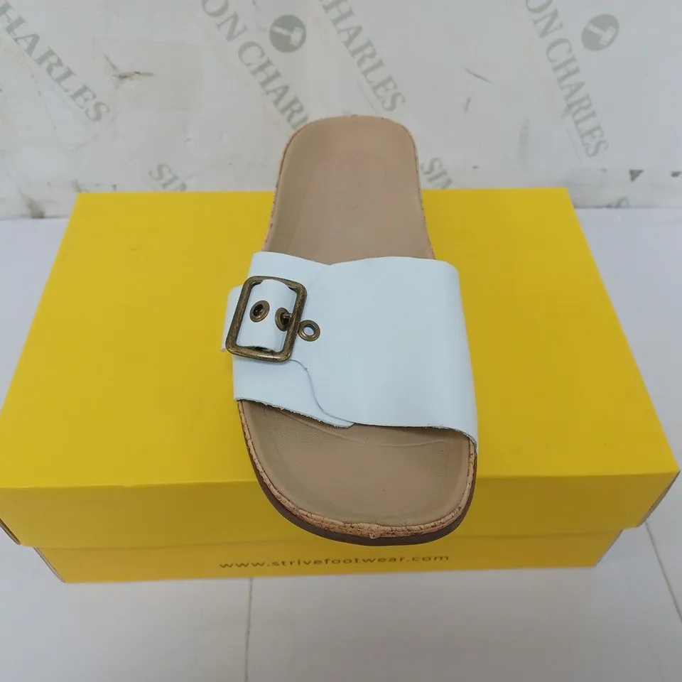 BOXED PAIR OF STRIVE SANDALS WITH WHITE STRAP SIZE UK 6  