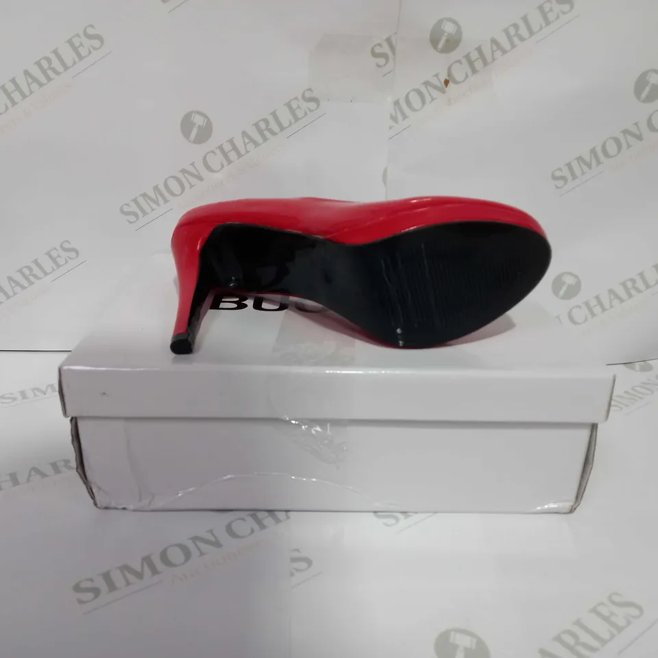 BUCKLE WOMANS HEELS IN RED - EU 44