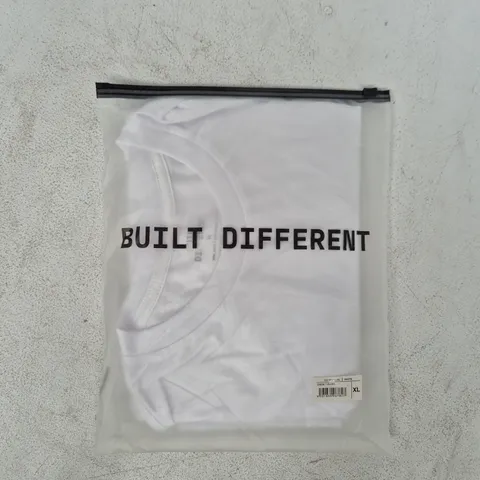 BAGGED BUILT DIFFERENT CREW T-SHIRT IN WHITE SIZE XL