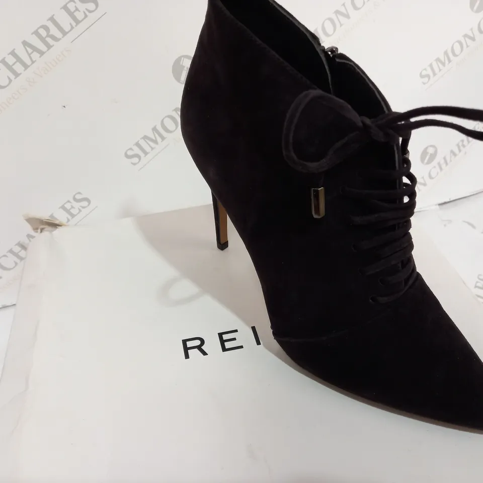 BOXED REISS SUEDE CHOCOLATE BOOT HEELS - SIZE 7