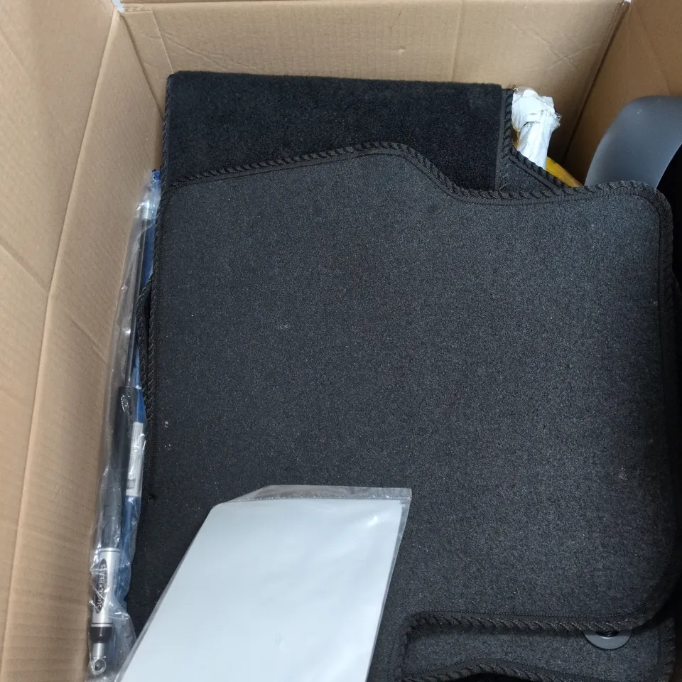 BOX OF APPROXIMATELY 20 ASSORTED AUTO ITEMS INCLUDING CAR TRIM RESTORER , RATCHET STRAP AND STEALTHPLATE 