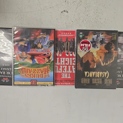 APPROXIMATELY 8 ASSORTED DVD FILMS TO INCLUDE THE HATEFUL EIGHT, CASABLANCA, ETC