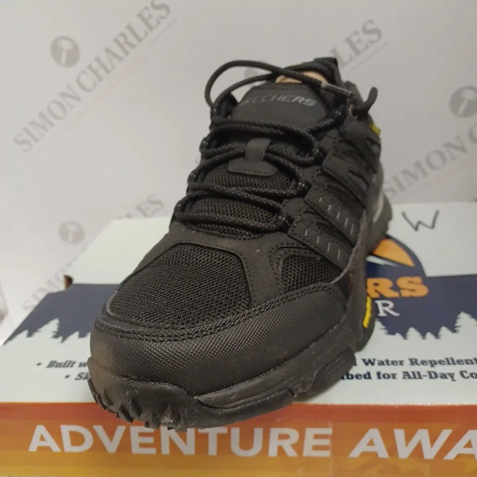 BOXED SKECHERS MEN'S SKECH-AIR ENVOY TRAINERS, BLACK - SIZE 7