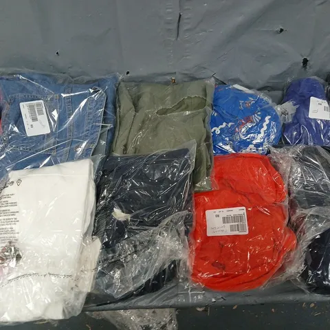 BOX OF APPROXIMATELY 10 ASSORTED BAGGED PIECES OF CLOTHING IN VARIOUS STYLES, SIZES, AND BRANDS