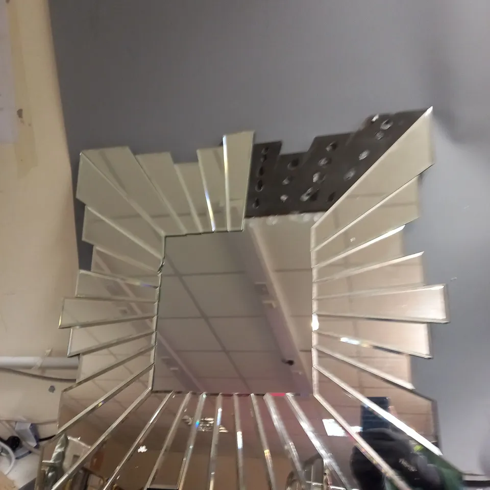 SQUARE WALL MIRROR IN FRACTURED DESIGN - COLLECTION ONLY