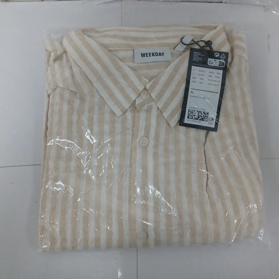 WEEKDAY OVERSIZED LINEN MIX SHIRT IN WHITE/TOFFEE - XL