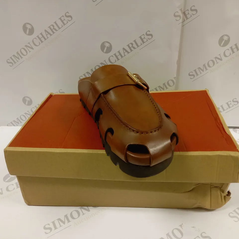 BOXED PAIR OF GRENSON 212366 DOTTY LEATHER SANDALS IN BROWN UK SIZE 7