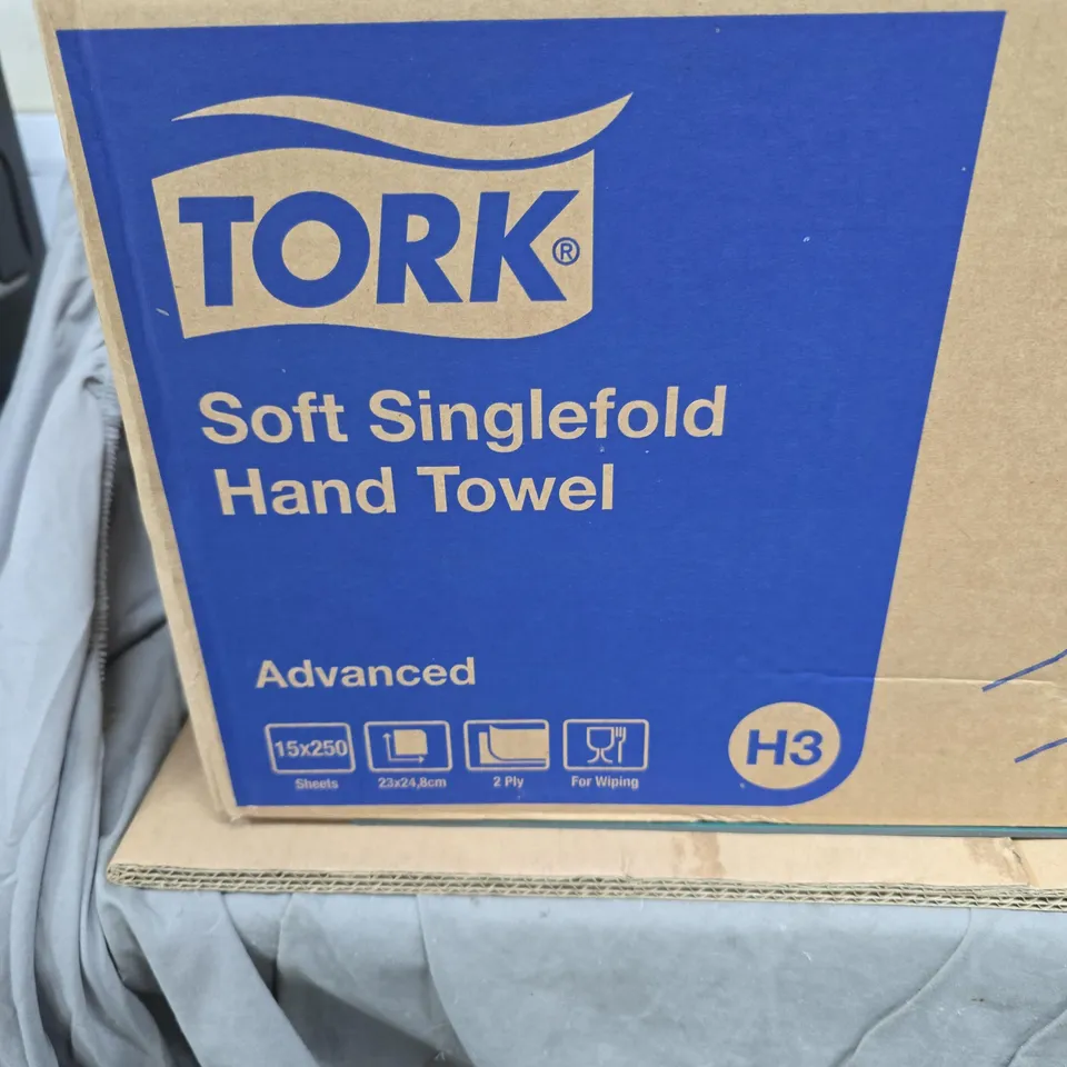 TORK SOFT SINGLEFOLD HAND TOWEL – ADVANCED, 2-PLY, 23 X 24.8 CM, 15X250 SHEETS