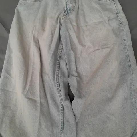 MOTEL LOW RISE ROOMY JEANS IN BLUE/BLEACHED SIZE 26W/32L