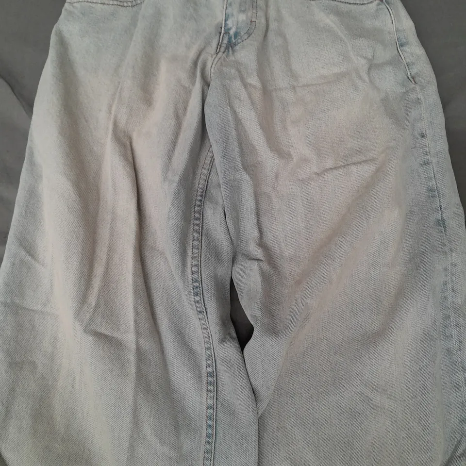 MOTEL LOW RISE ROOMY JEANS IN BLUE/BLEACHED SIZE 26W/32L