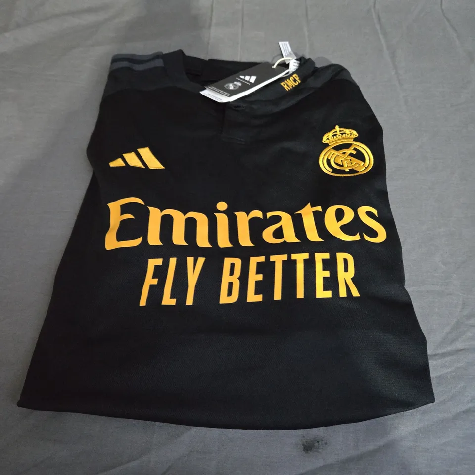 ADIDAS REAL MADRID 23/24 THIRD JERSEY IN BLACK/GOLD SIZE L