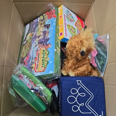 LARGE QUANTITY OF ASSORTED TOYS AND GAMES TO INCLUDE - TEDDIES, ADVENT CALENDAR AND FUN WALKING BOARDS