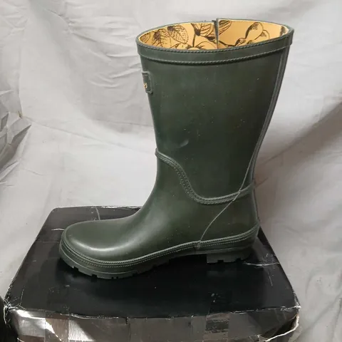 JOULES WOMEN'S GREEN KNEE-HIGH WELLINGTON BOOTS β RUBBER WITH FLORAL LINING SIZE 7