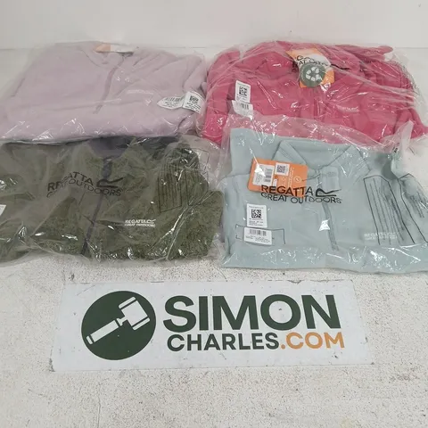 APPROXIMATELY 30 ASSORTED REGATTA KIDS CLOTHING ITEMS IN VARIOUS SIZES, STYLES & COLOURS TO INCLUDE HOT SHOT II FLEECE, KINGII, JUNIOR NEWHILL, ETC