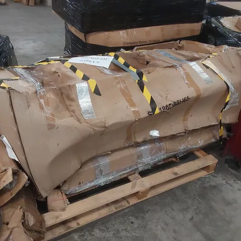 PALLET CONTAINING A LARGE ASSORTMENT OF GARDEN FURNITURE PARTS